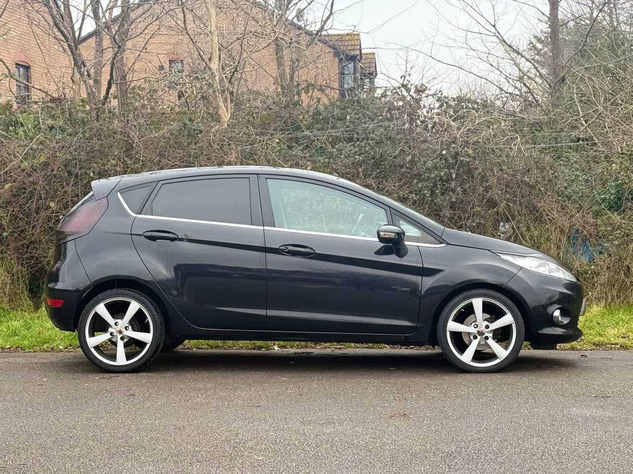 FORD FIESTA 1.6 Titanium 5dr