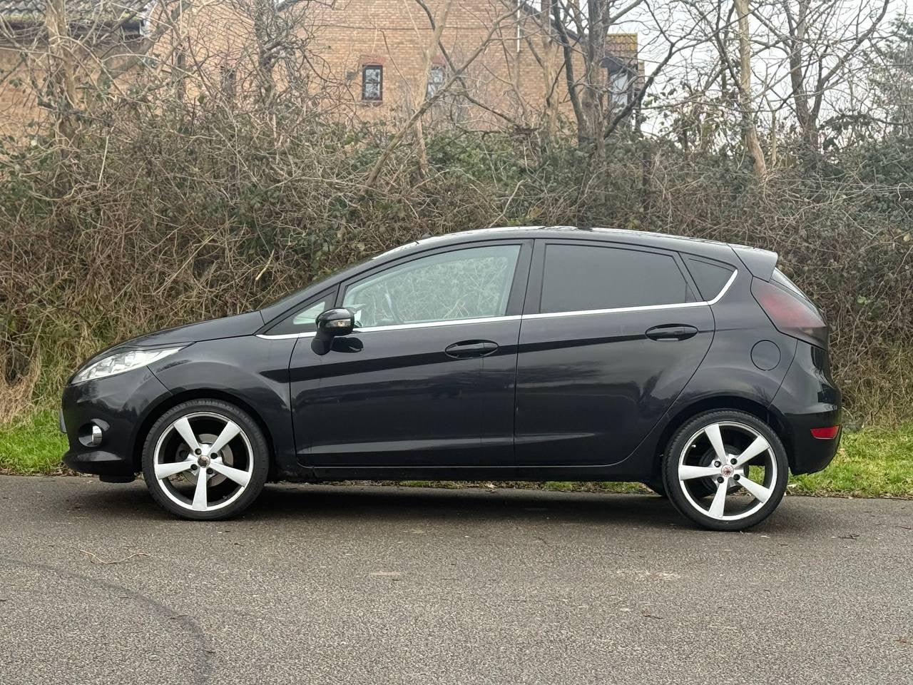 FORD FIESTA 1.6 Titanium 5dr